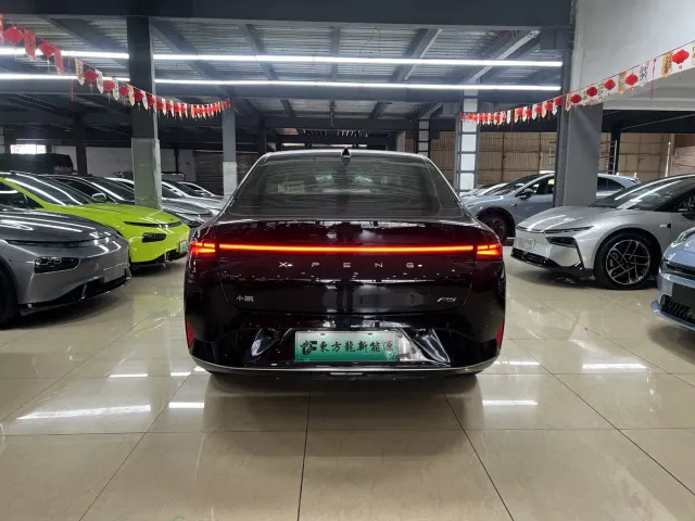 Xpeng P5 — Фото автомобиля 6