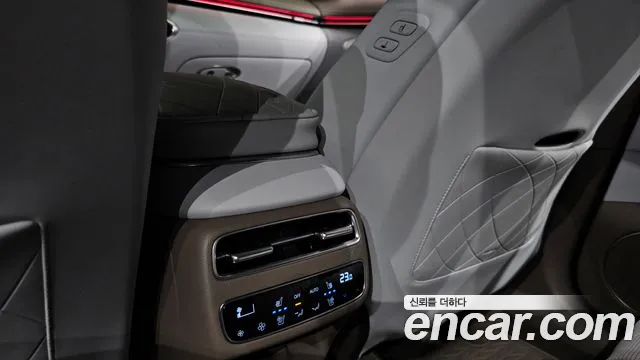 Genesis GV70 — Фото автомобиля 28