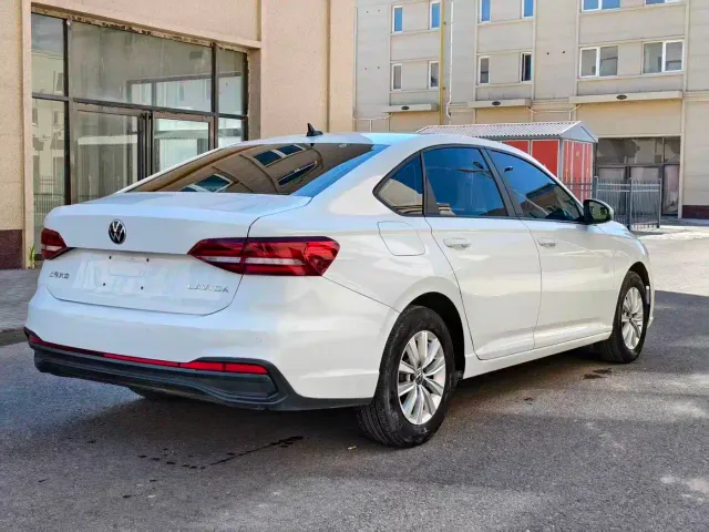 Volkswagen Lavida — Фото автомобиля 7