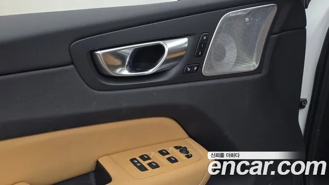 Volvo XC60 2nd Gen — Фото автомобиля 28