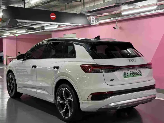 Audi Q4 e-tron — Фото автомобиля 4
