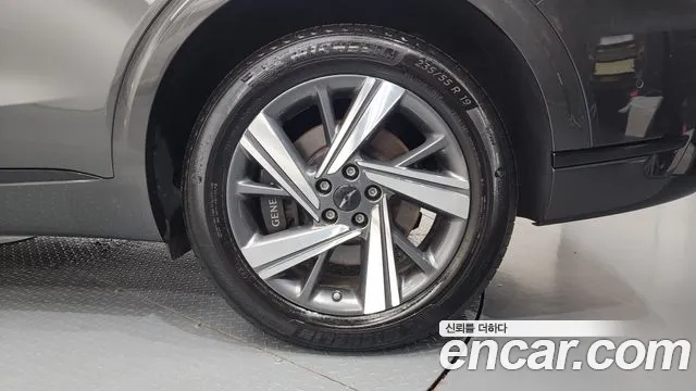 Genesis GV70 — Фото автомобиля 21