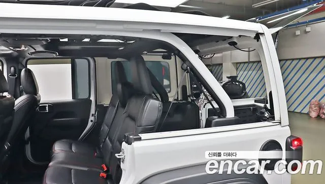 Jeep Wrangler — Фото автомобиля 8
