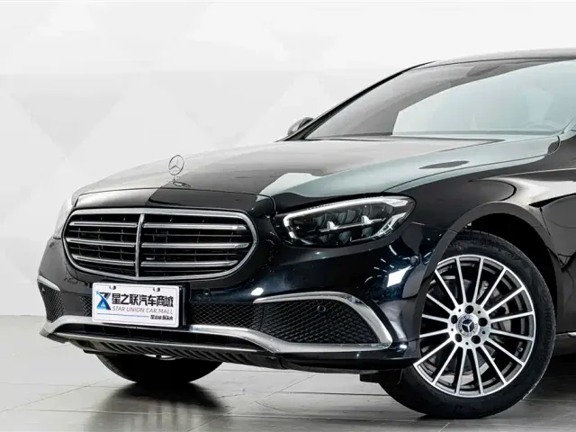 Mercedes-Benz E-Class — Фото автомобиля 3