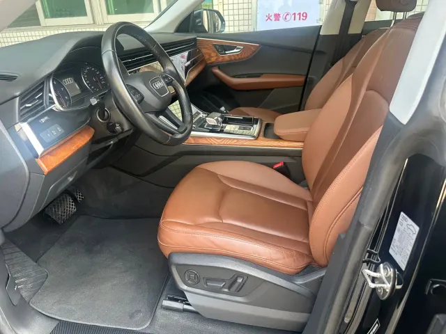 Audi Q8 — Фото автомобиля 2