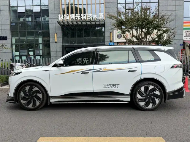 Dongfeng eπ 008 — Фото автомобиля 3