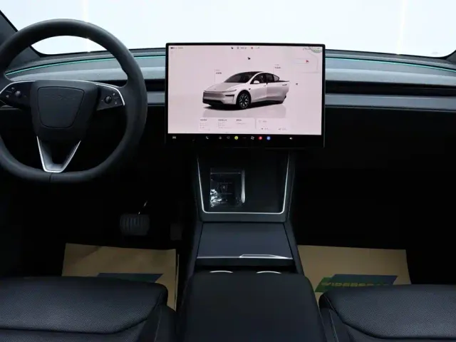 Tesla Model Y L — Фото автомобиля 22