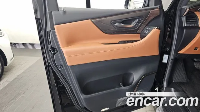Toyota Alphard — Фото автомобиля 23
