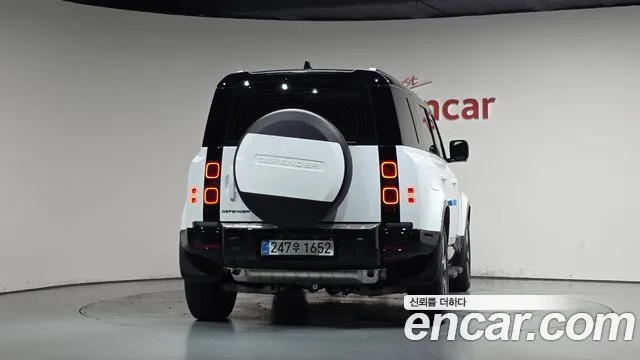 Land Rover Defender Defender (L663) 110 P300 X-Dynamic SE — Фото автомобиля 4