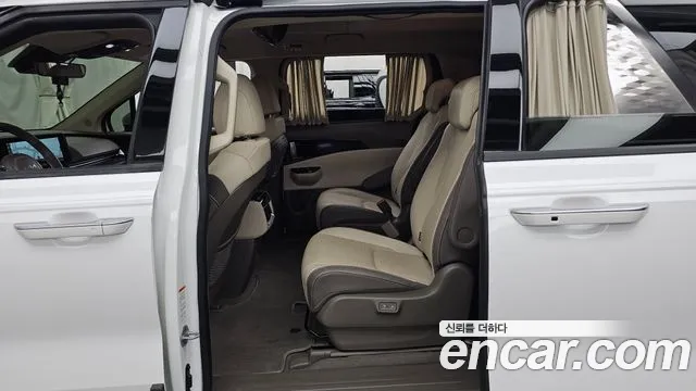 Kia Carnival 4th Gen — Фото автомобиля 18