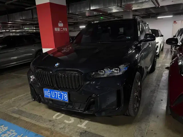 Фотография автомобиля — BMW X5