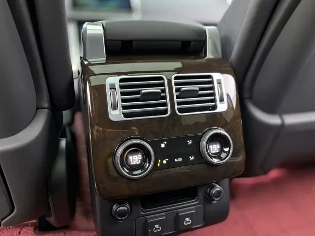 Land Rover Range Rover — Фото автомобиля 24