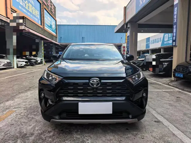 Toyota RAV4 — Фото автомобиля 2