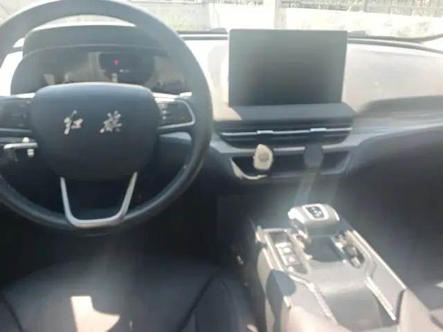 Hongqi Hongqi E-QM5 2023 620km PLUS — Фото автомобиля 12