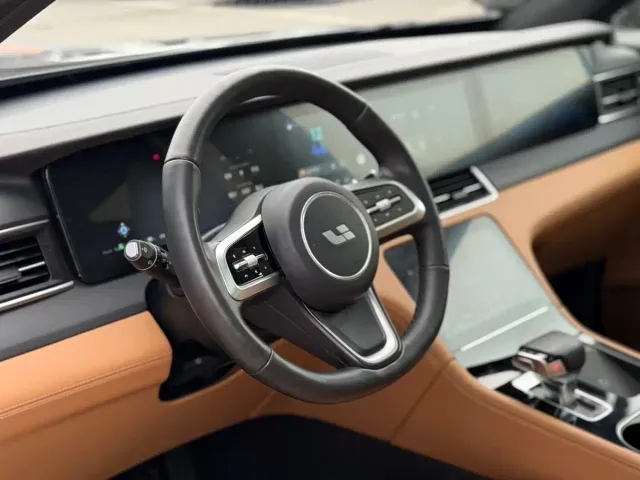 Li Auto ONE — Фото автомобиля 5