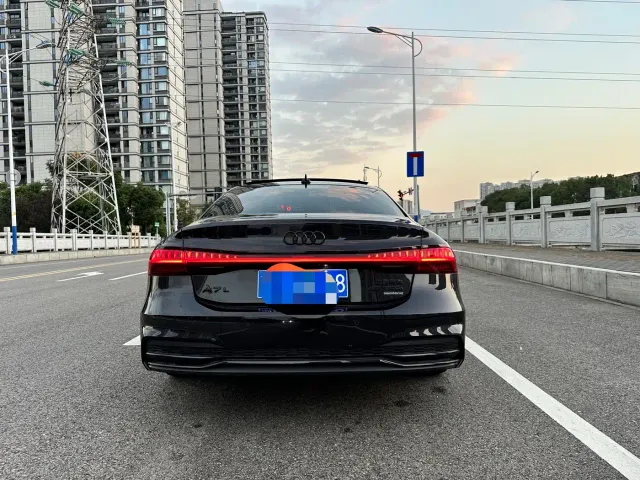 Audi A7L — Фото автомобиля 10