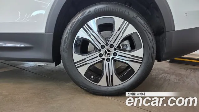 Mercedes-Benz EQB — Фото автомобиля 5
