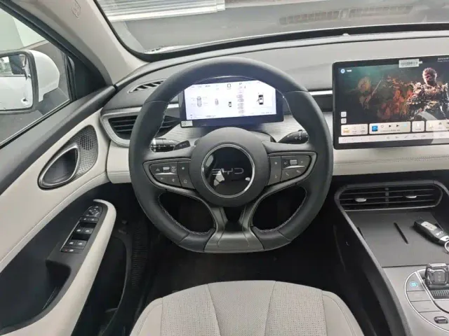 BYD Seal 05 DM-i — Фото автомобиля 10