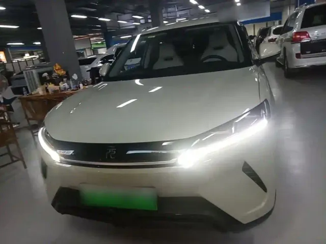 BYD Yuan UP — Фото автомобиля 2