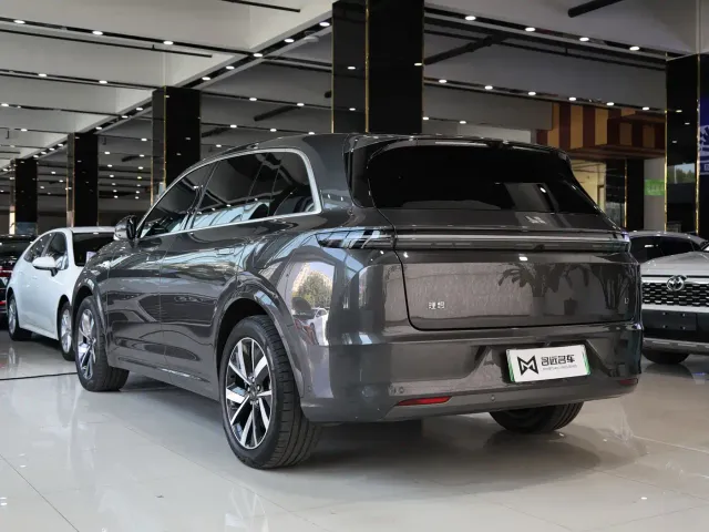 Li Auto L7 — Фото автомобиля 17