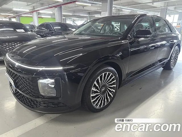 Hyundai Grandeur Grandeur (GN7) 3.5 Бензин 4WD — Фото автомобиля 3