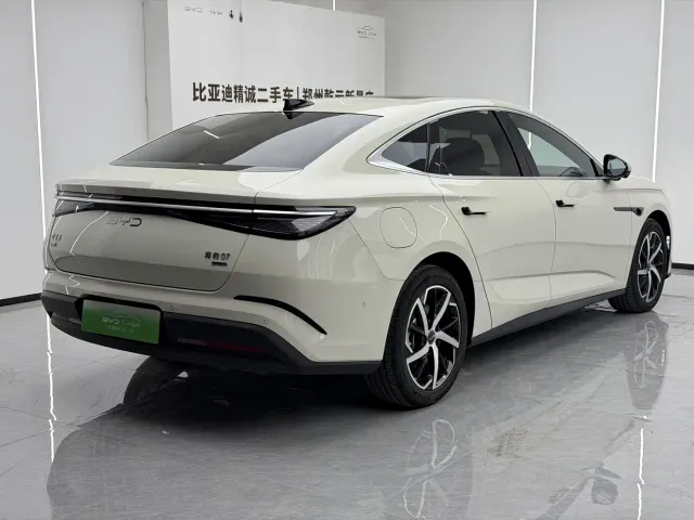 BYD Seal 07 DM-i — Фото автомобиля 4