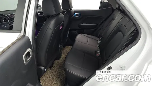 Hyundai Venue — Фото автомобиля 11