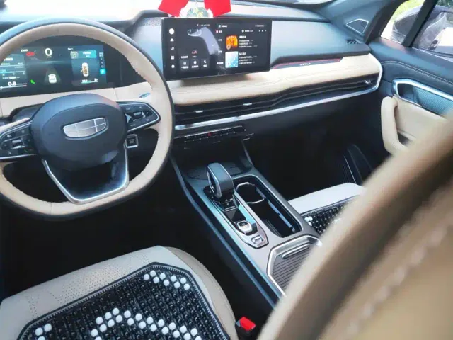 Geely Haoyue L — Фото автомобиля 12