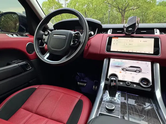 Land Rover Range Rover Sport 2022 3.0 L6 Gloss Black Edition — Фото автомобиля 9