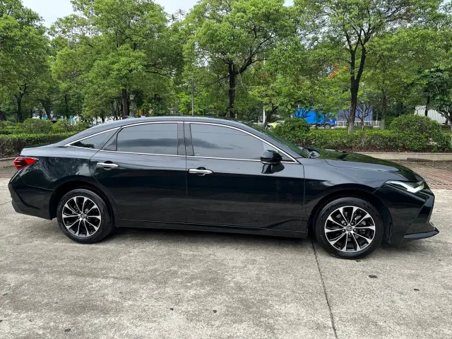 Toyota Avalon — Фото автомобиля 12