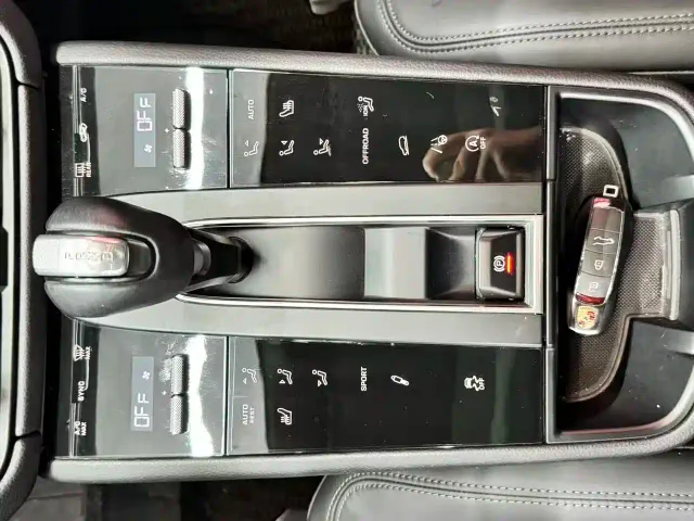 Porsche Macan — Фото автомобиля 10