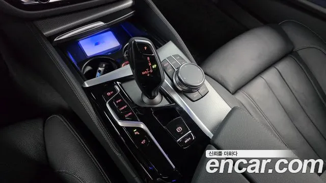 BMW 5 Series G30 — Фото автомобиля 12