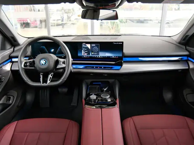 BMW i5 — Фото автомобиля 5