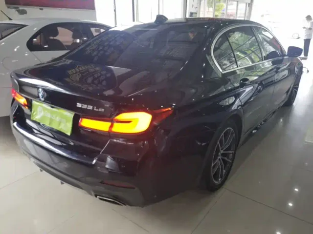 BMW 5 Series — Фото автомобиля 6