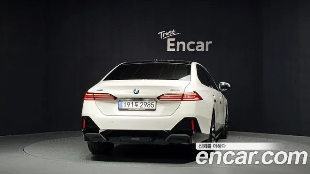 BMW 5 Series G60 — Фото автомобиля 4