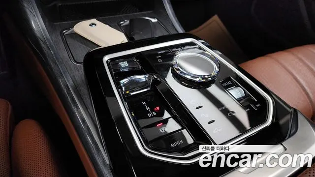 BMW 7-Series 7 серия (G70) 740i xDrive M Sport — Фото автомобиля 9