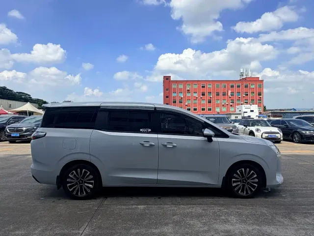 Wuling Starlight 730 — Фото автомобиля 6