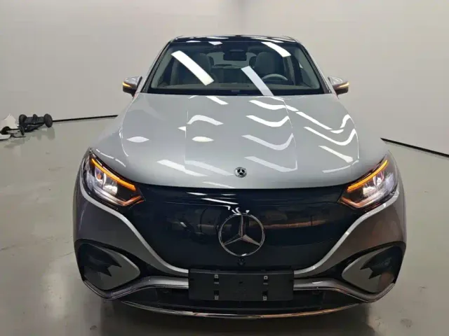 Mercedes-Benz EQE SUV — Фото автомобиля 2