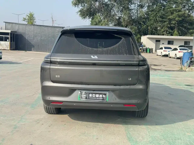 Li Auto L8 — Фото автомобиля 8