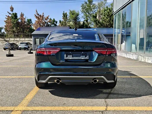 Jaguar XEL — Фото автомобиля 5