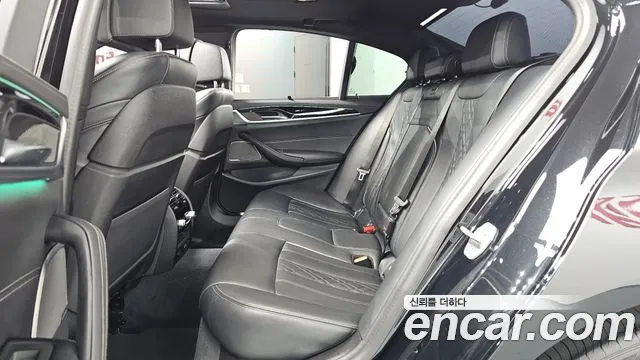 BMW 5 Series G30 — Фото автомобиля 18