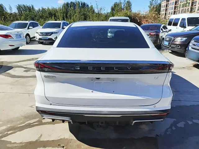 Geely Galaxy L6 — Фото автомобиля 5