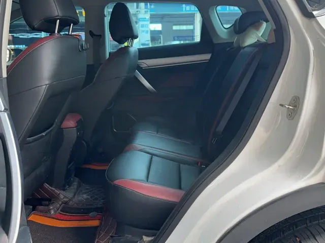 Geely Binyue — Фото автомобиля 9