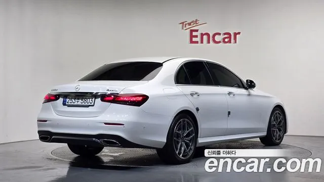 Фотография автомобиля — Mercedes-Benz E-Class W213