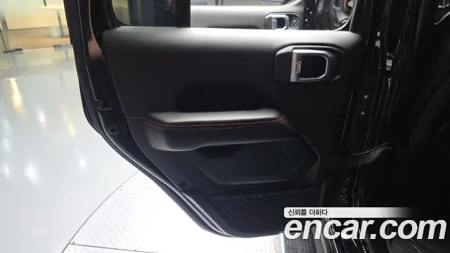Jeep Wrangler — Фото автомобиля 14