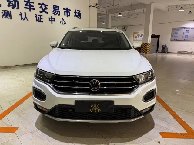 Volkswagen T-Roc — Фото автомобиля 2