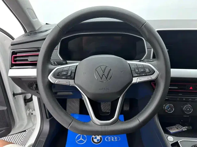 Volkswagen Lavida — Фото автомобиля 16