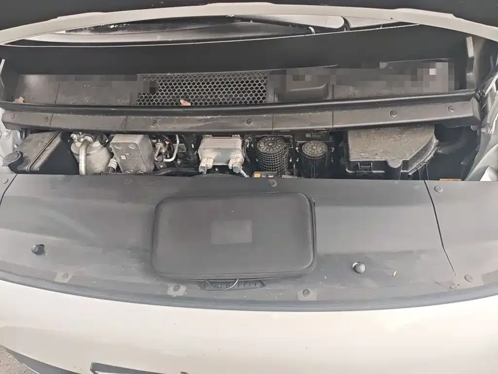 Li Auto Li Auto MEGA 2025 Ultra Smart Renewal Edition — Фото автомобиля 16