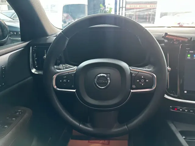 Volvo S60 — Фото автомобиля 10