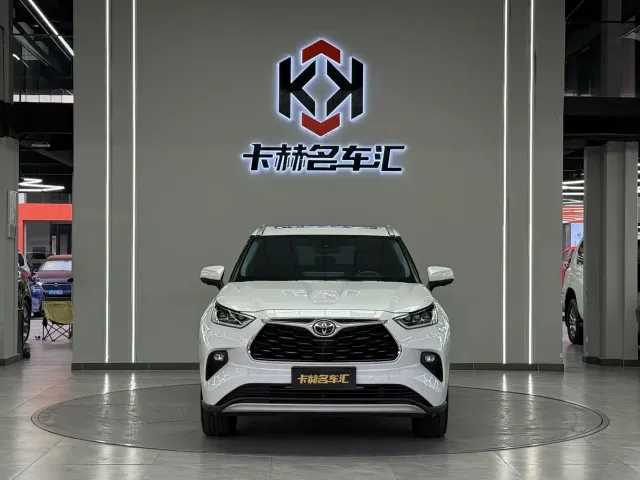 Фотография автомобиля — Toyota Highlander